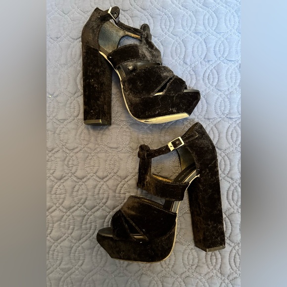 Velvet Platform heels - Picture 1 of 2